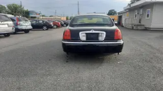 2000 Lincoln Town Car Cartier
