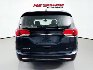 Chrysler Pacifica 2019 Limited 4dr Mini-Van
