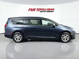 Chrysler Pacifica 2019 Limited 4dr Mini-Van