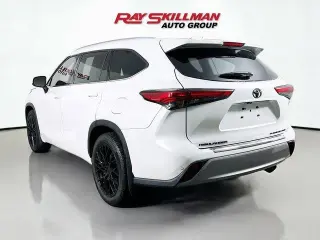 Toyota Highlander 2022 AWD Platinum 4dr SUV