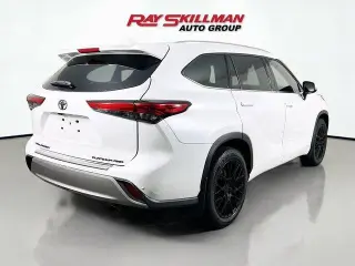 Toyota Highlander 2022 AWD Platinum 4dr SUV