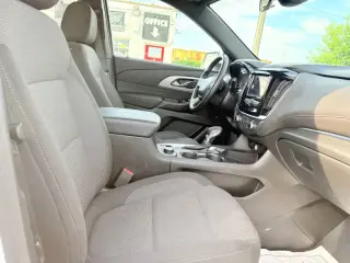 2023 Chevrolet Traverse LT