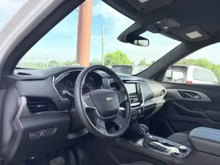 2023 Chevrolet Traverse LT