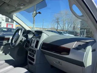 2010 Chrysler Town and Country Touring