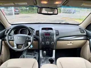 2011 Kia Sorento LX