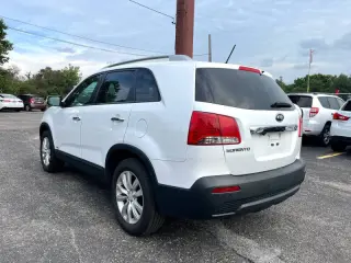 2011 Kia Sorento LX