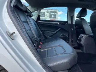 2017 Volkswagen Passat 1.8T SE