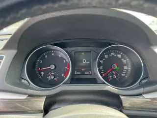 2017 Volkswagen Passat 1.8T SE