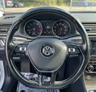 2017 Volkswagen Passat 1.8T SE