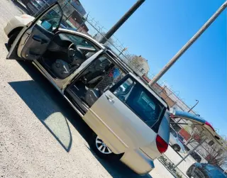 2004 Toyota Sienna LE 8 Passenger
