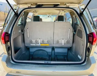 2004 Toyota Sienna LE 8 Passenger