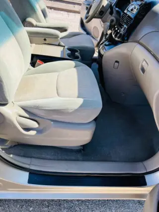 2004 Toyota Sienna LE 8 Passenger