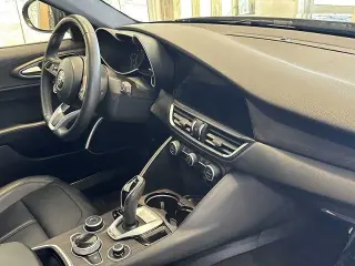 Alfa Romeo Giulia 2022 AWD Ti 4dr Sedan