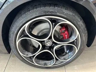 Alfa Romeo Giulia 2022 AWD Ti 4dr Sedan