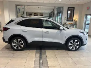 Ford Escape 2025 AWD Platinum 4dr SUV