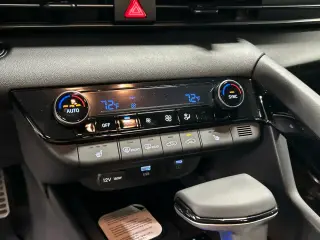 Hyundai ELANTRA 2026 SEL Sport Premium 4dr Sedan