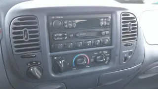 1999 Ford F-150 XLT