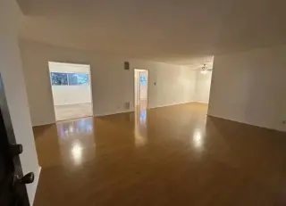 2 Bedroom Apt in W Pico Blvd