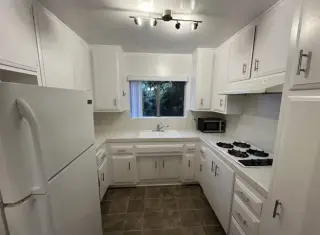 2 Bedroom Apt in W Pico Blvd