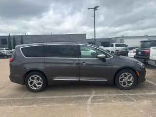 Chrysler Pacifica 2023 Limited 4dr Mini-Van