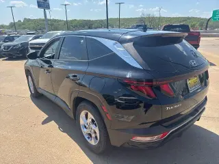 Hyundai TUCSON 2022 SE 4dr SUV (midyear release)