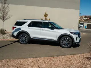 2025 Ford EXPLORER PLAT AWD
