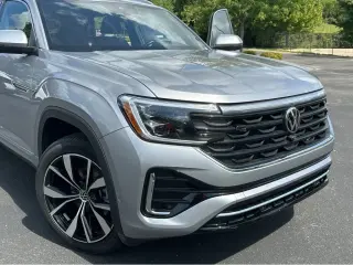 2024 Volkswagen Atlas Cross Sport 2.0T SEL Premium R-Line