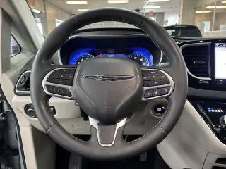 Chrysler Pacifica 2023 Touring L 4dr Mini-Van