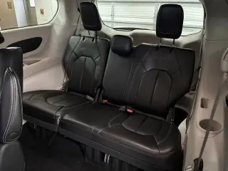 Chrysler Pacifica Plug-In Hybrid 2023 Touring L 4dr Mini-Van