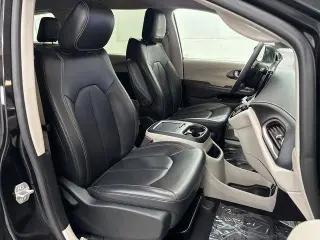 Chrysler Pacifica Plug-In Hybrid 2023 Touring L 4dr Mini-Van