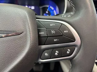 Chrysler Pacifica Plug-In Hybrid 2023 Touring L 4dr Mini-Van