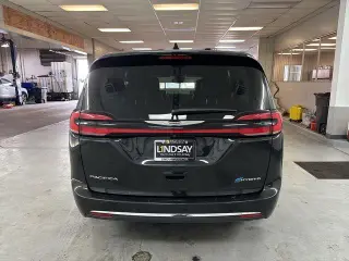 Chrysler Pacifica Plug-In Hybrid 2023 Touring L 4dr Mini-Van