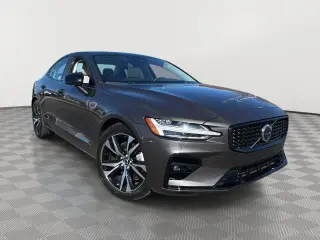 2024 Volvo S60 Plus Dark Theme