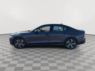2024 Volvo S60 Plus Dark Theme