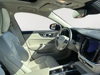 2024 Volvo S60 Plus Dark Theme