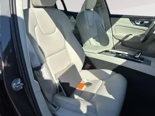 2024 Volvo S60 Plus Dark Theme
