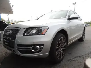 2011 Audi Q5 2.0T quattro Premium Plus