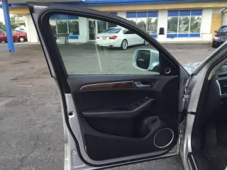 2011 Audi Q5 2.0T quattro Premium Plus