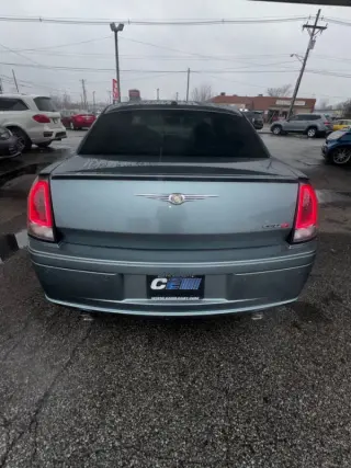 2006 Chrysler 300 SRT-8