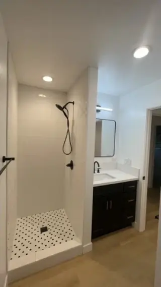 Máster Tile and flooring
