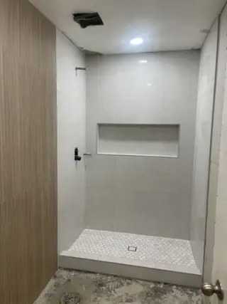 Máster Tile and flooring