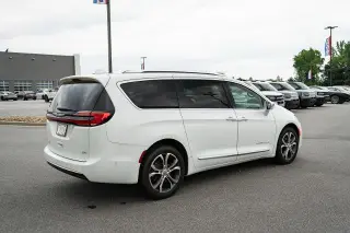 Chrysler Pacifica 2021 AWD Pinnacle 4dr Mini-Van
