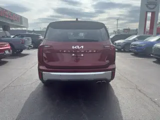 Kia Telluride 2024 AWD S 4dr SUV