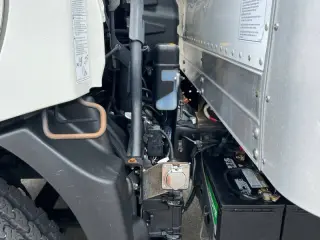 2017 Hino 195