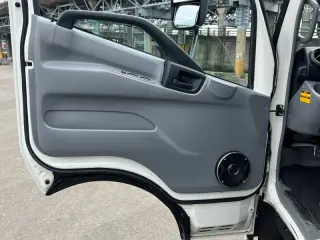 2017 Hino 195