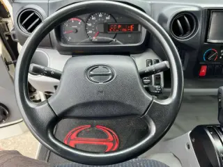 2017 Hino 195