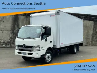 2017 Hino 195