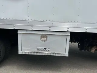 2017 Hino 195