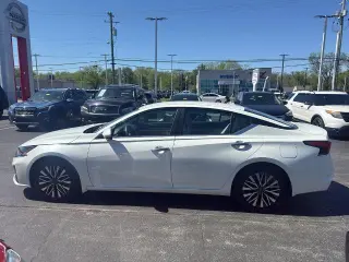 Nissan Altima 2023 2.5 SV 4dr Sedan