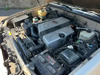 2000 Lexus LX 470